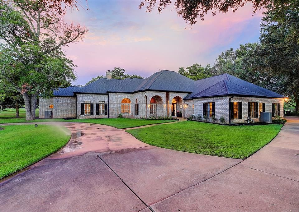 1st image of 32603 Weston Ct