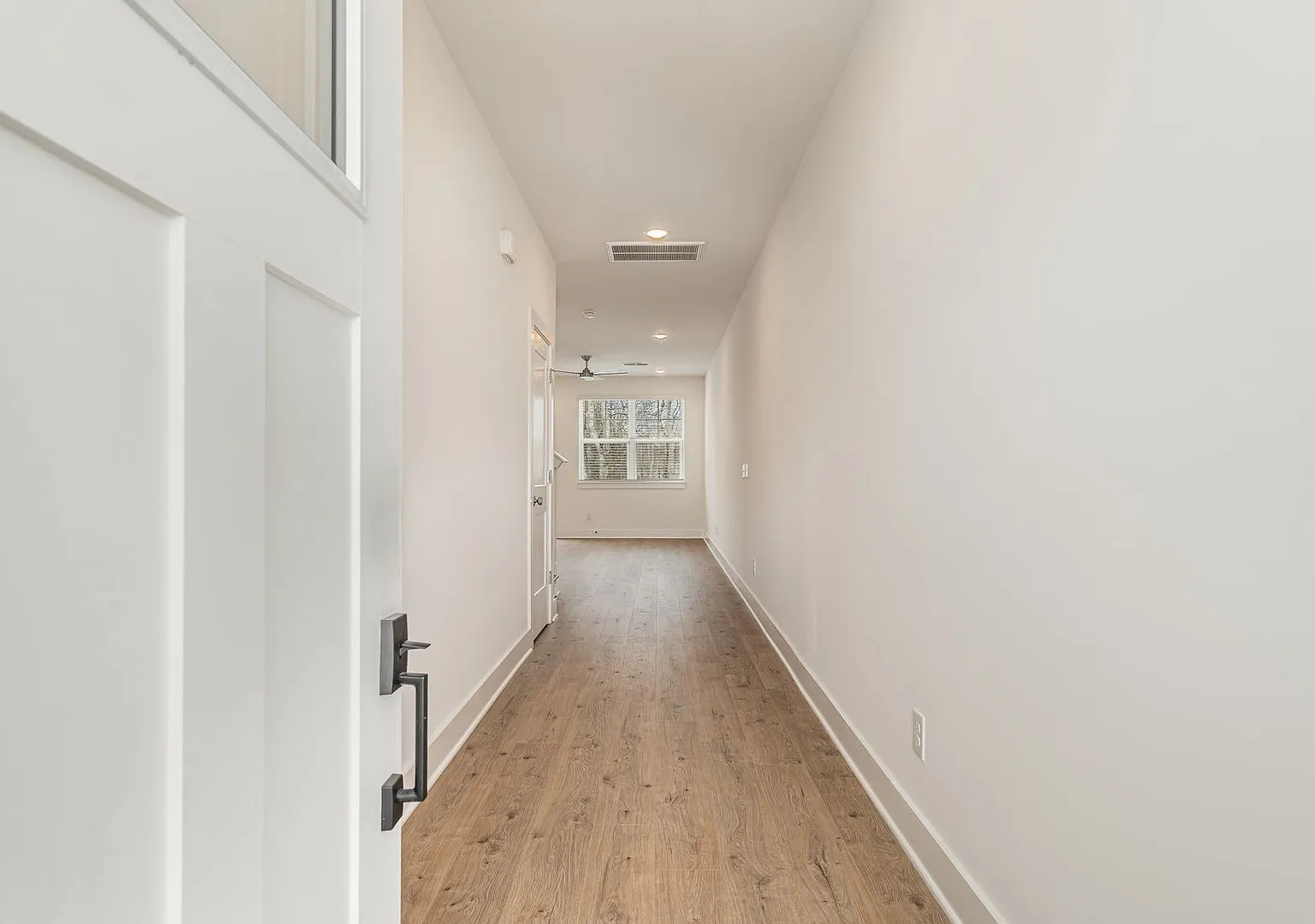 725 Caraway Lane — Photo 3