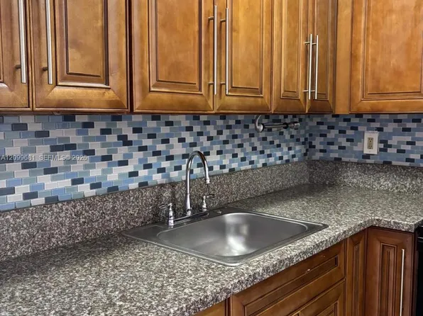 482 NW 165th St Rd APT A502, Miami, FL 33169