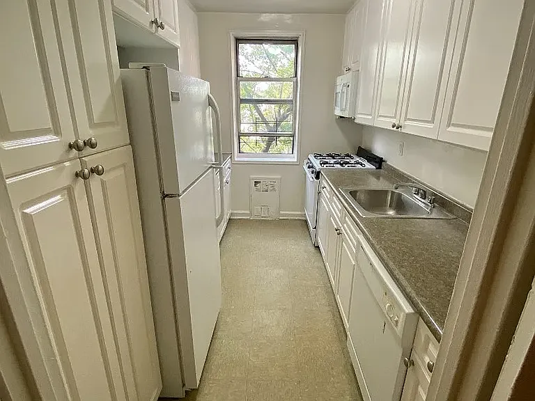 Pelham Rd — Photo 12