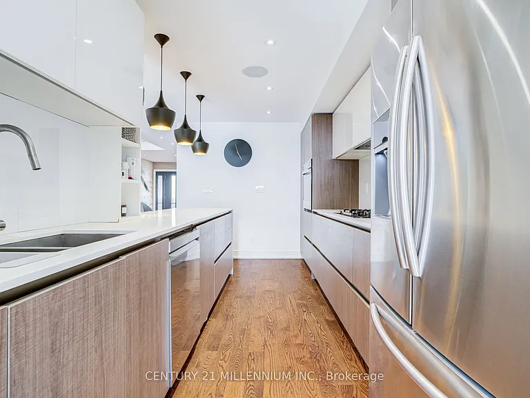 30 Queensmill Ct — Photo 13