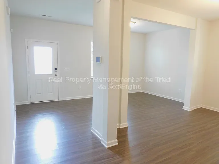 390 Spaulding St — Photo 2