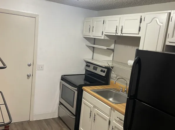 1201 S Husband Pl, Stillwater, OK 74074