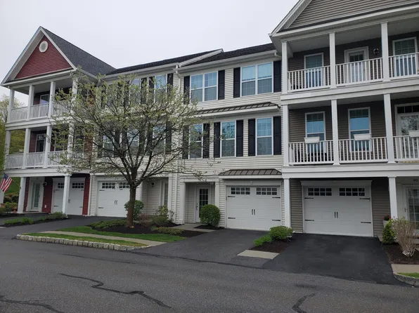 92 Warrington Round, Danbury, CT 06810