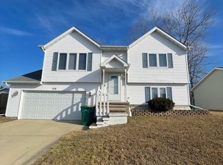 219 Sandalwood Dr, Valparaiso, IN 46385