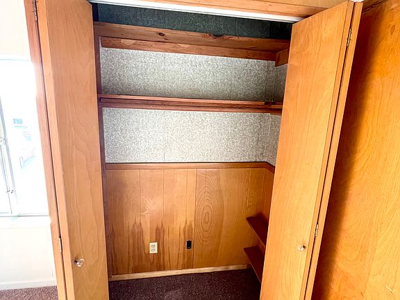 5th image of 596 E Fernfield Dr