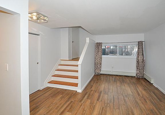 2nd image of 1721 Park Pl #1