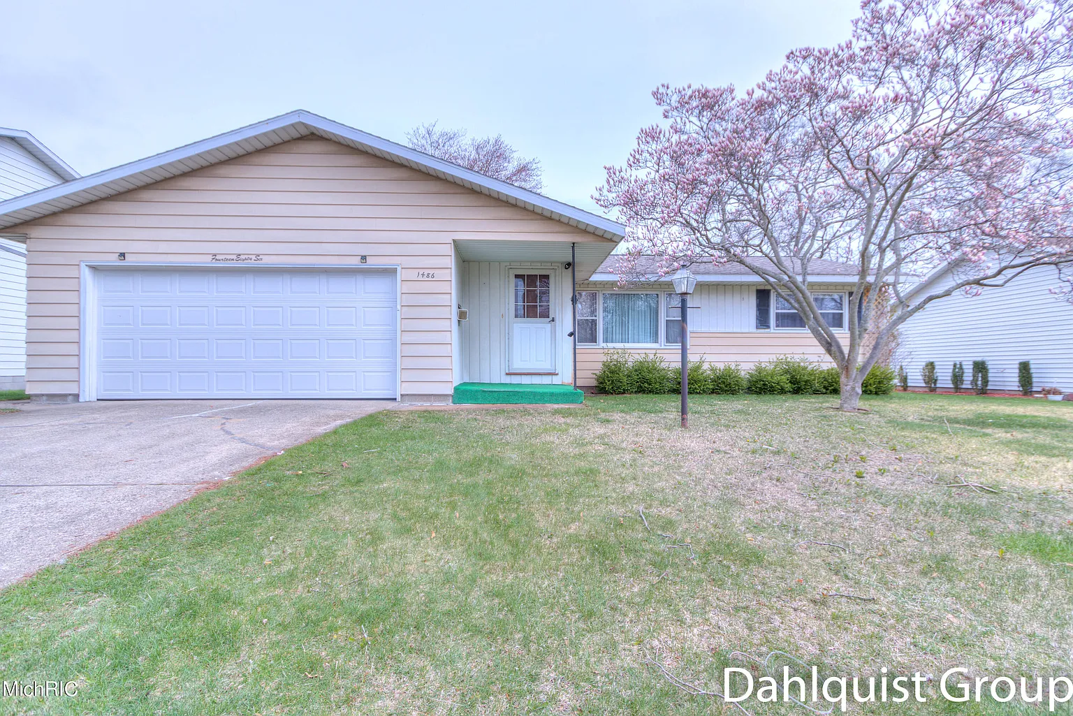 1486 Woodside Rd photo 1