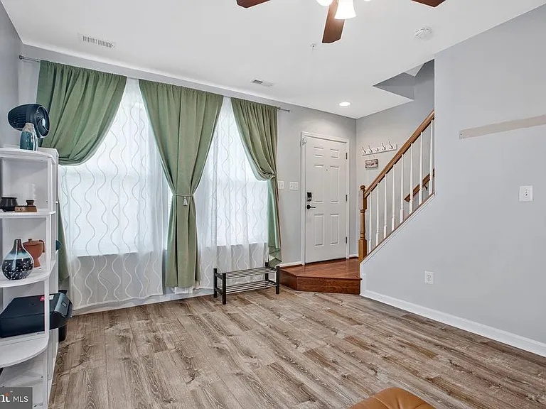 122 Lloyd St #211 — Photo 11