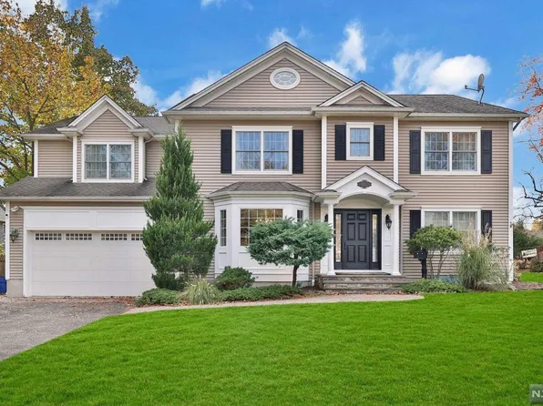 227 Fondiller St, River Vale, NJ 07675