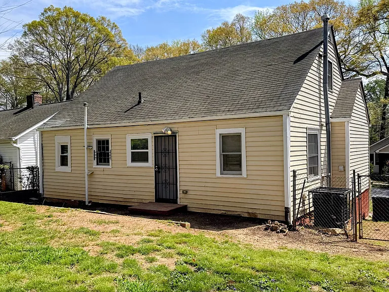 1361 McClelland Ave — Photo 10