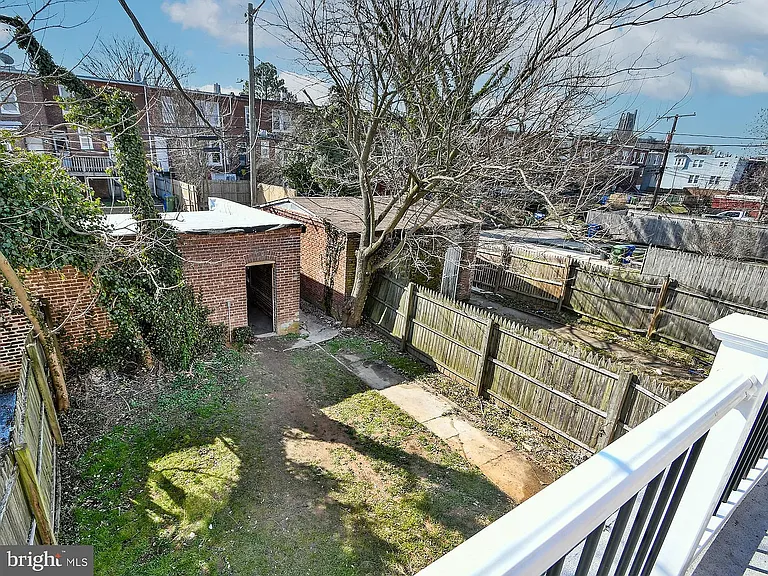 1727 E 33rd St #1 — Photo 49