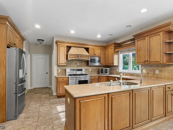 5th image of 26 Woodshire Terrace