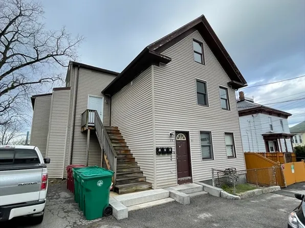 89 3rd St, Lowell, MA 01850