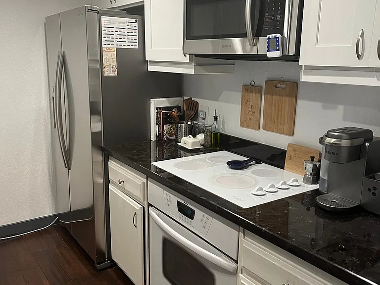 600 W 9th St #612 — Photo 12