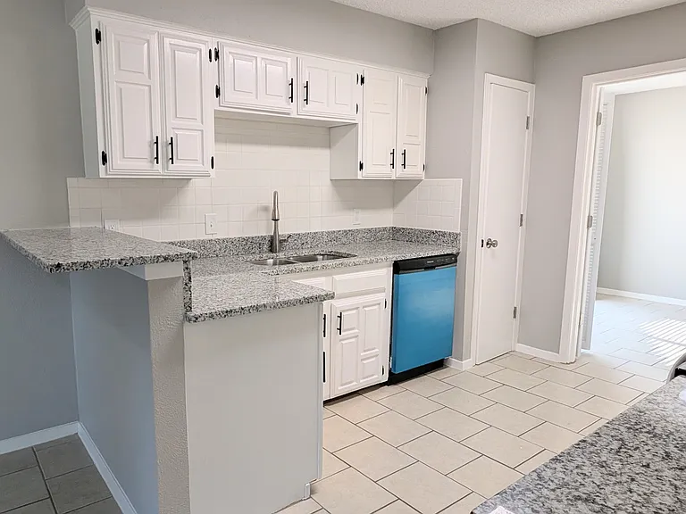 7317 Misty Meadow Dr S — Photo 5