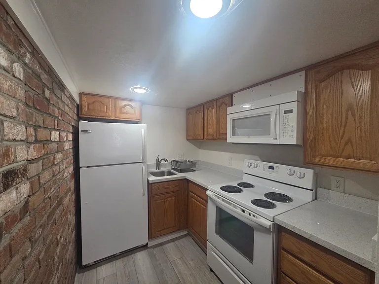 3851 Vineyard Ave #D — Photo 4