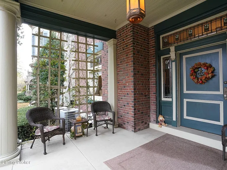1432 Saint James Ct — Photo 9