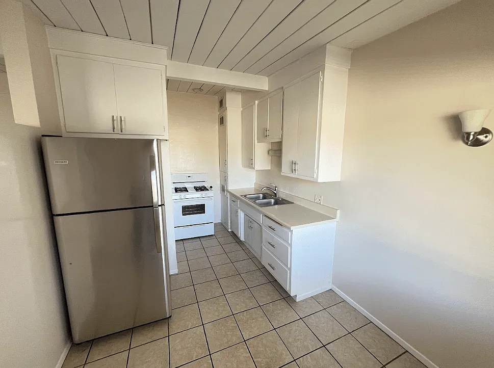 11842 Venice Blvd — Photo 1