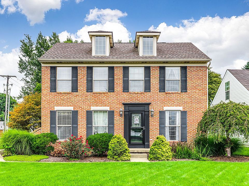 Charming Colonial home.