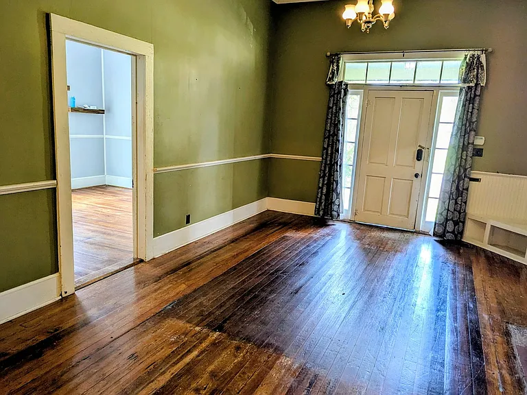 321 Elizabeth Ave — Photo 3