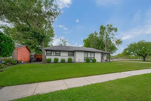 8057 Ridgeview Dr Photo 1