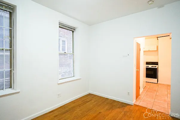 Rented by City Connections Realty | media 18