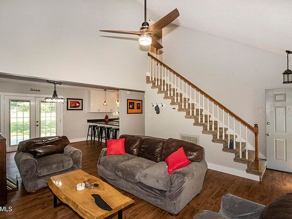4th image of 1201 Highland Dr