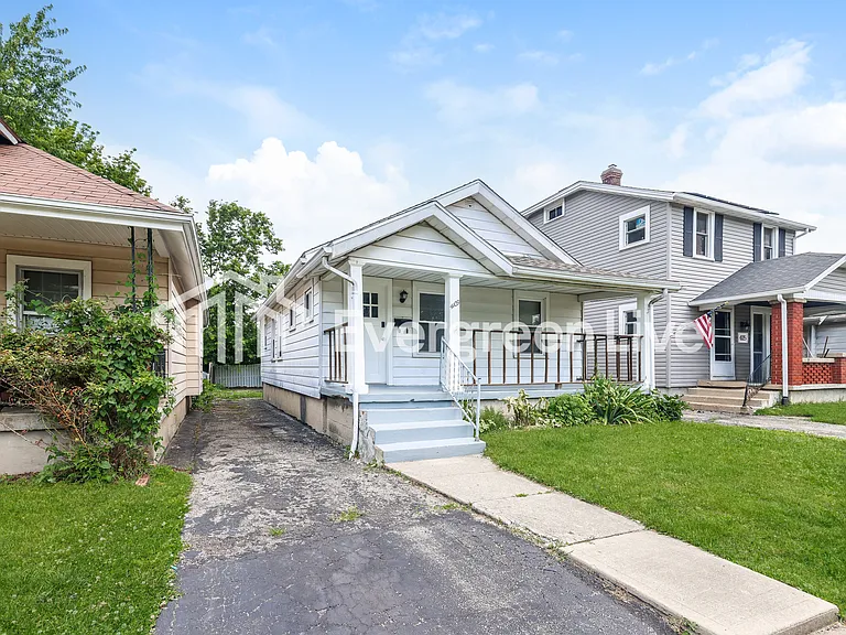 4109 Farnham Ave — Photo 2