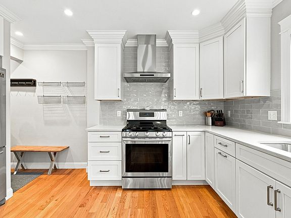 4th image of 1080 Adams St #1