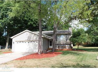 3306 Cooley Dr, Lansing, MI