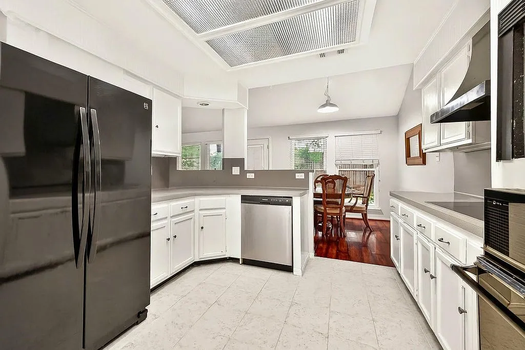 3 bed, 1666 sqft, $2,100 — Photo 2