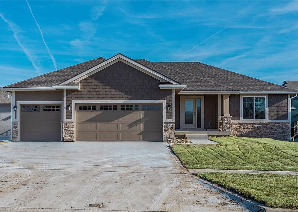 1st image of 941 Pelican Dr