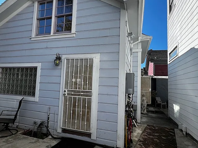 1110 Peralta St — Photo 15