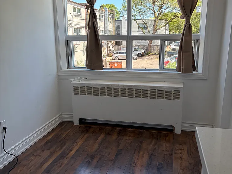 2885 Saint Clair Ave E #3 — Photo 12