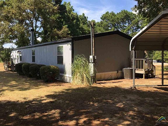 3rd image of 16944 Oakwood Dr
