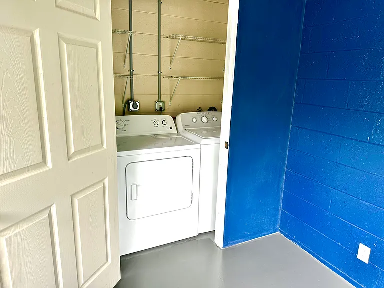 115 N Hampton Ave — Photo 5