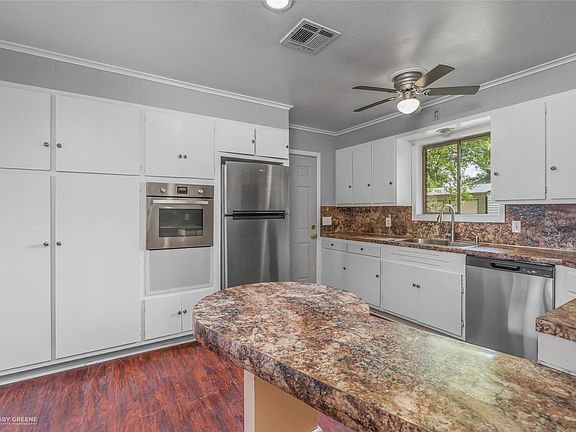 4th image of 3742 Cornell Dr