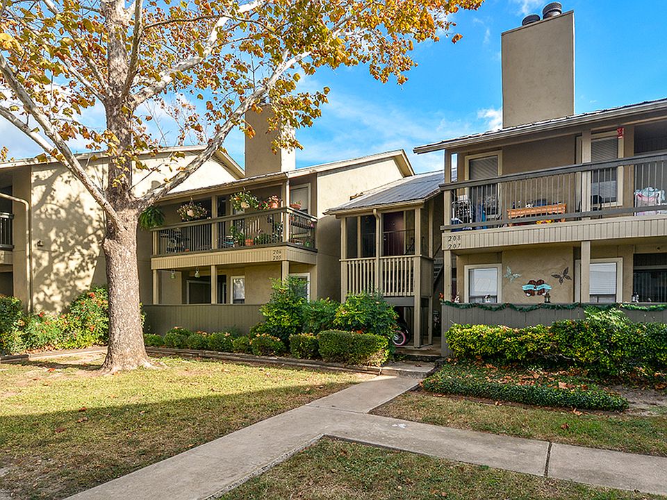 Lakeside Apartment Homes