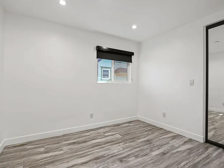 2814 Sichel Street Apartments — Photo 38
