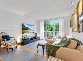 3661 SW 9th Ter APT 207, Miami, FL 33135