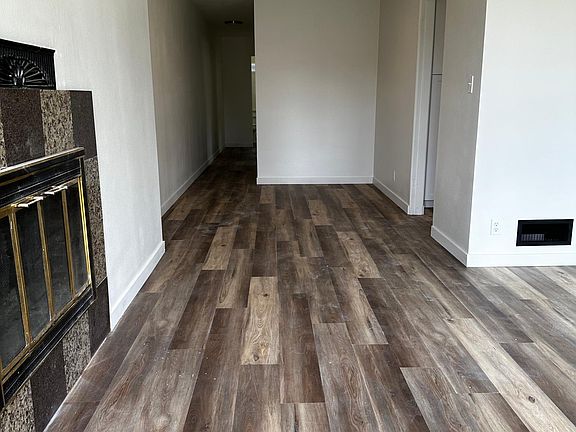 3rd image of 805.5 Bloyd St