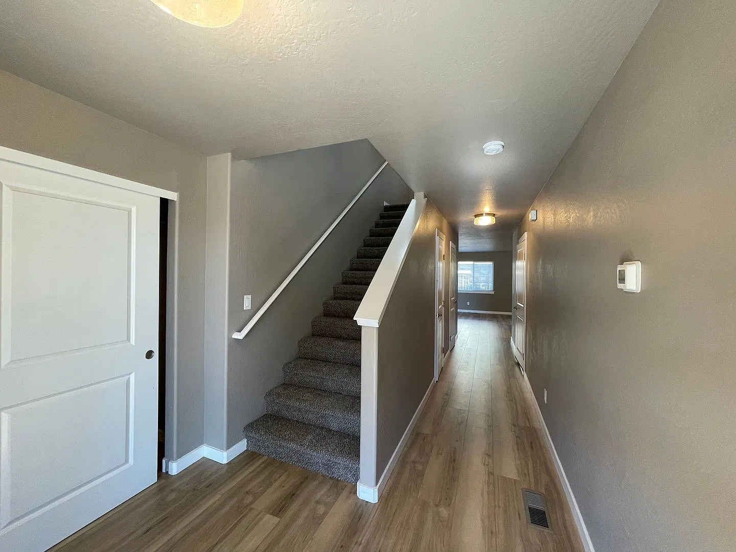 Stunning 3 Bedroom 2.5 Bath Townhome Located in The Friendly Town of Talent — Photo 3