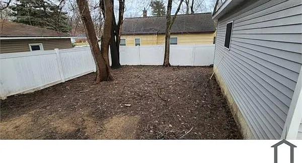 3 bed, 1450 sqft, $2,100 — Photo 3