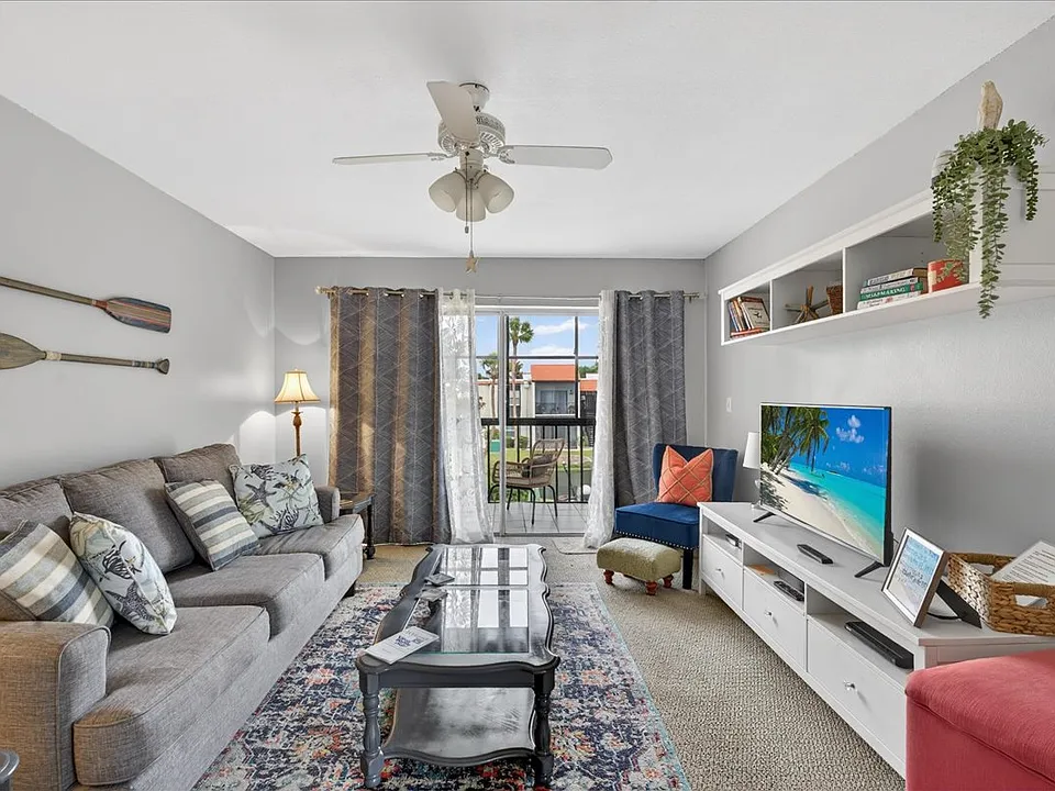 3273 Beneva Rd #203
