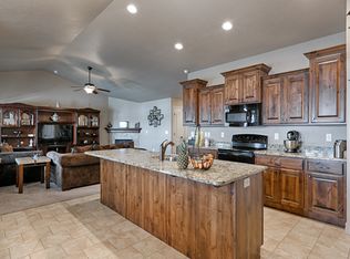 2235 W Field Stone Way, Layton, UT 84041
