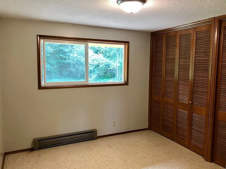 11946 Highway 30 — Photo 10