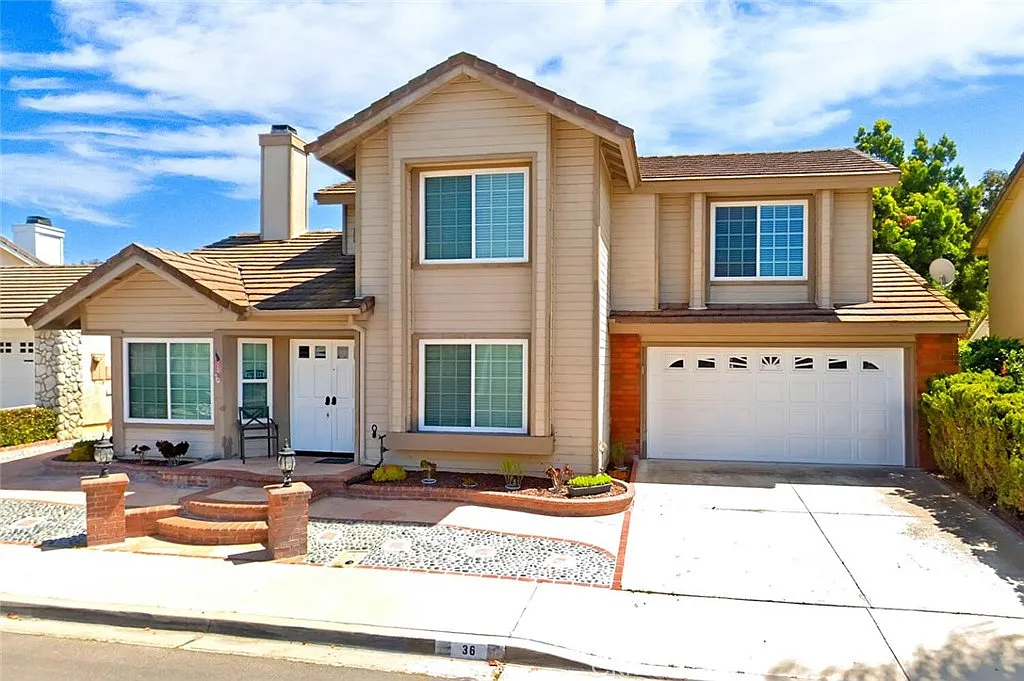 4 bed, 1546 sqft, $4,900 — Photo 1