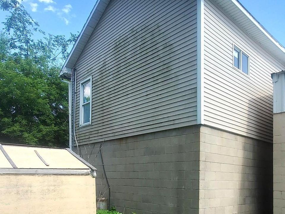 2nd image of 305 3rd St