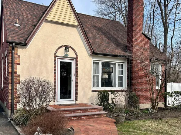 75 Oregon Avenue, Medford, NY 11763